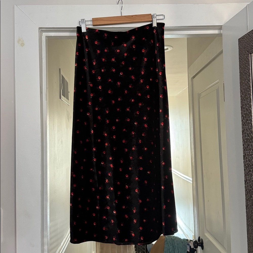 LOFT Black and Red Floral Velvet Skirt